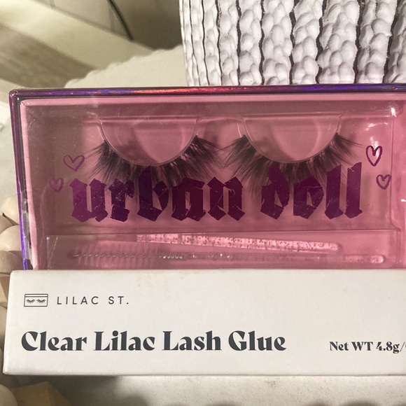 Fake eyelashes ,lash glueShimmer  Body Oil never been used from Sephora. - Picture 3 of 3